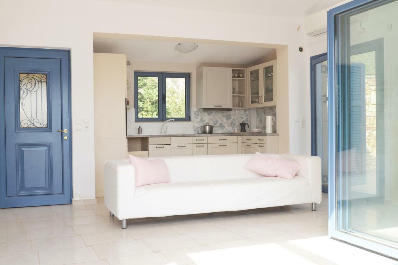 Blueline Guesthouse Agios Dimitrios  Екстер'єр фото