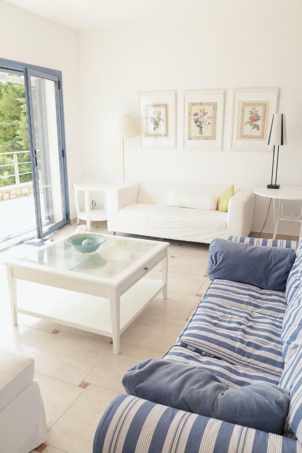 Blueline Guesthouse Agios Dimitrios  Екстер'єр фото